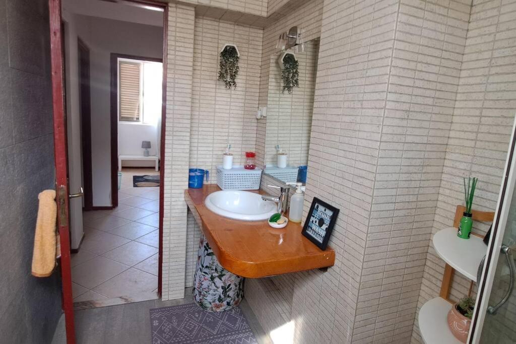 Mendes Family Homestay - B&B In The Heart Of Praia Ngoại thất bức ảnh